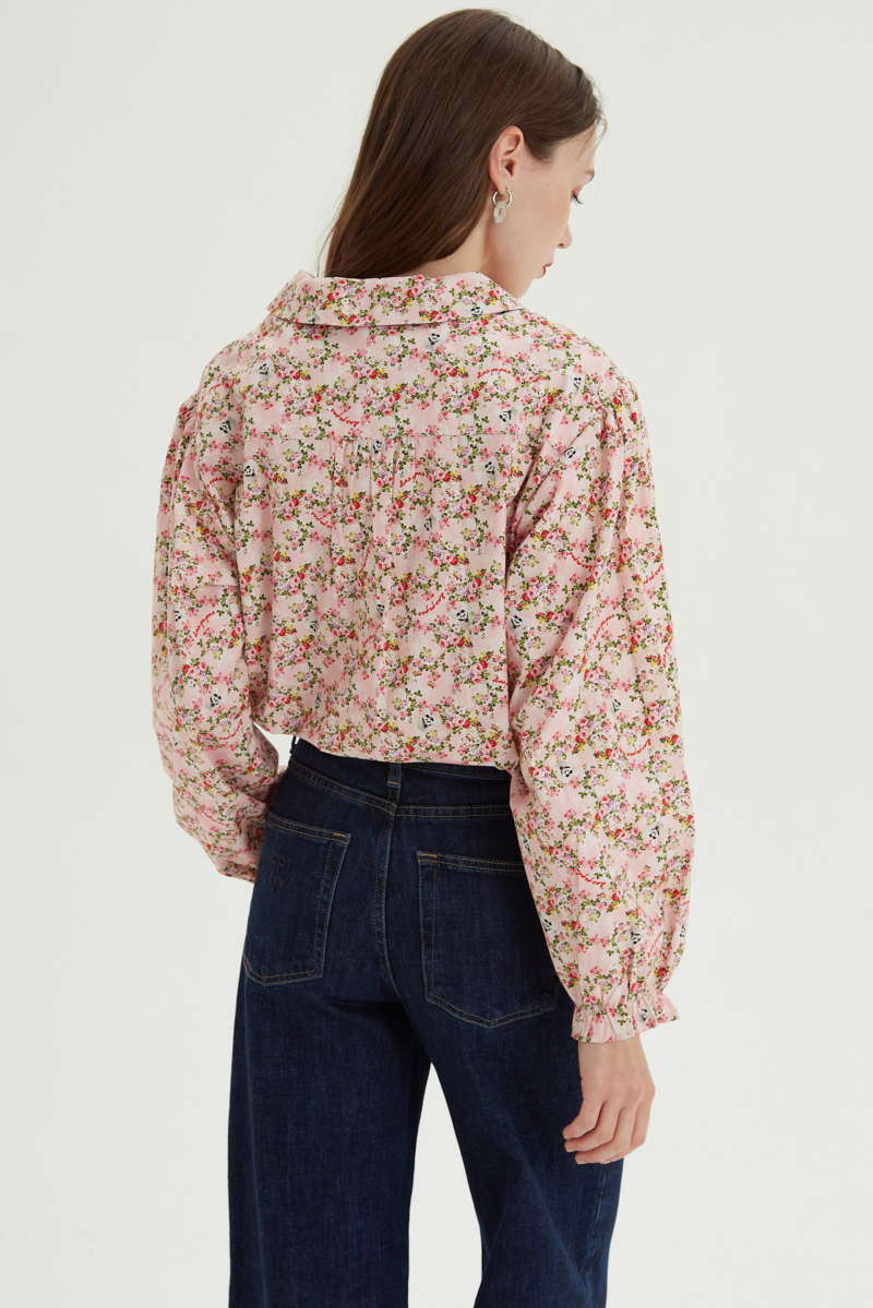 Camisa estampada de algodón recta con mangas amplias y cartera con volados. 
