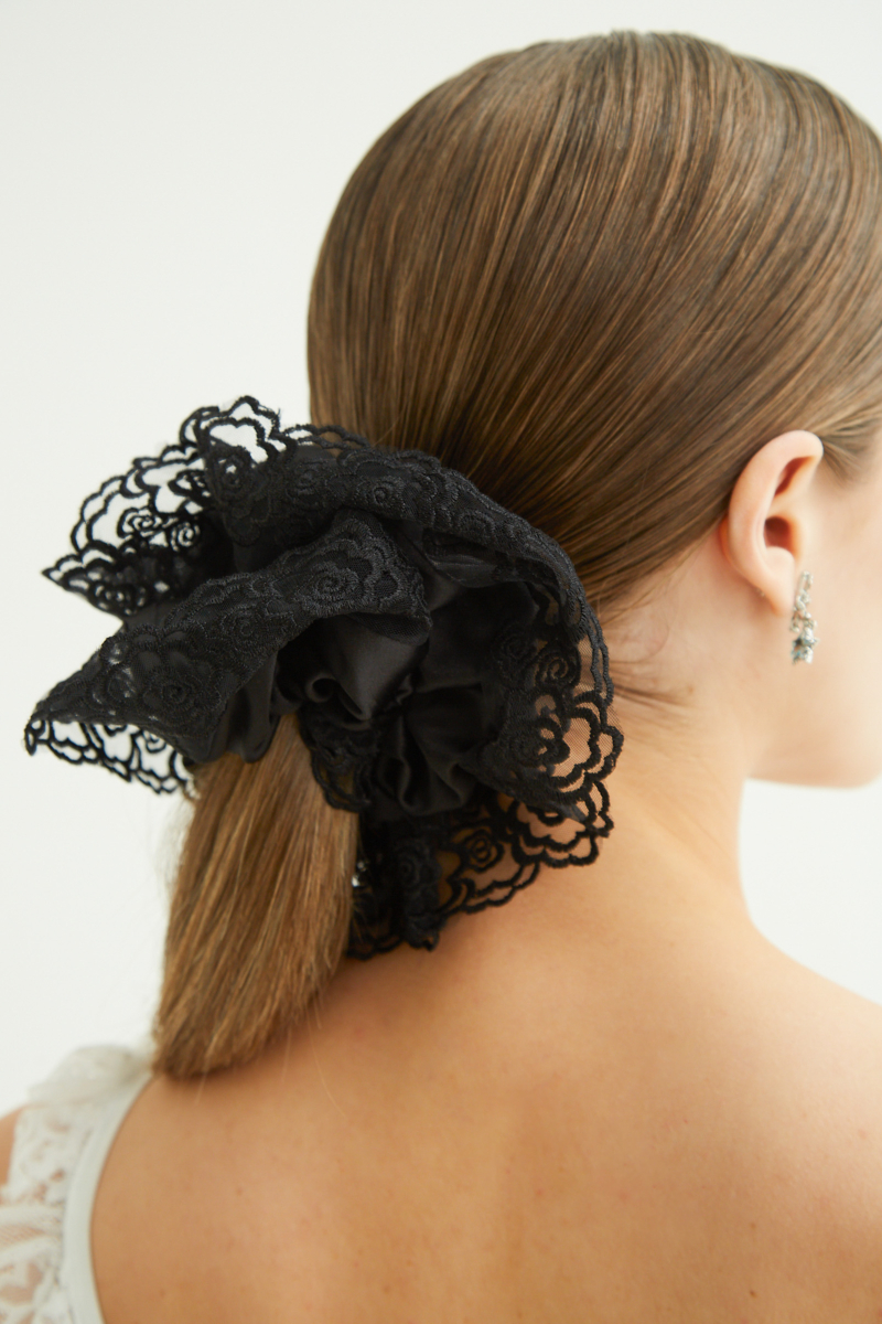 SCRUNCHIE SALLY