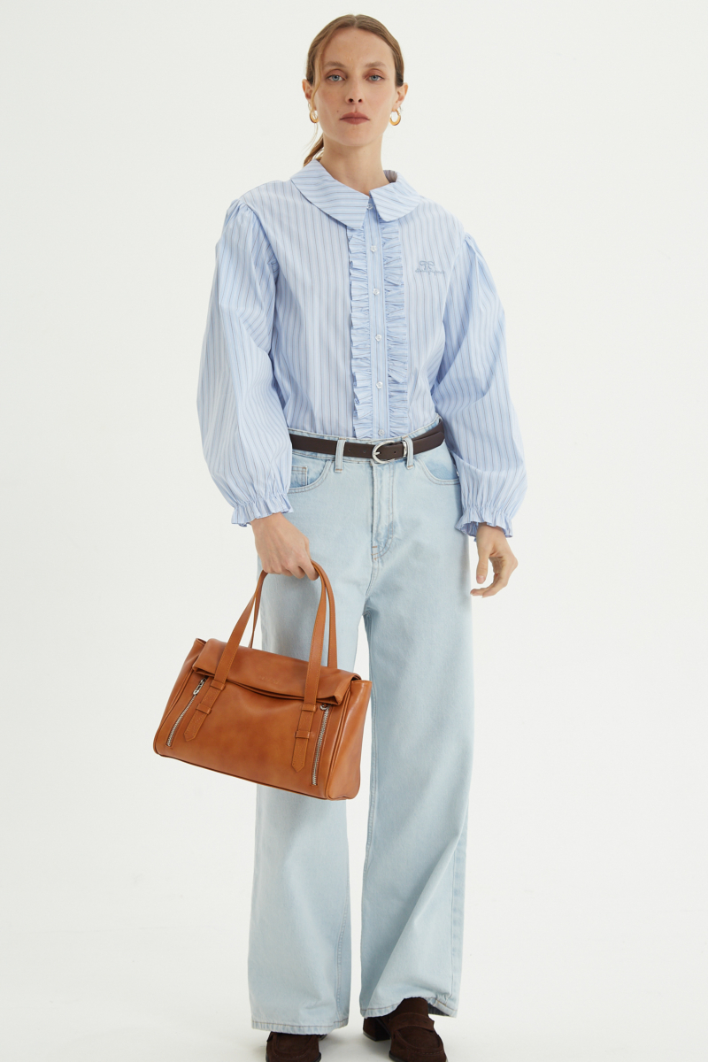 Camisa rayada de algodón recta con mangas amplias y cartera con volados. 