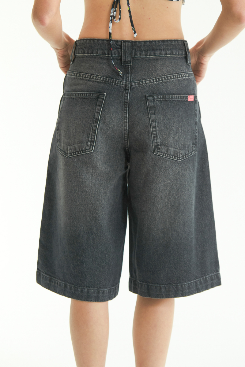 BERMUDA DE JEAN ZACH 