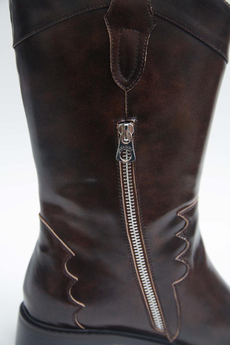 BOTAS DE CUERO AVELLANO