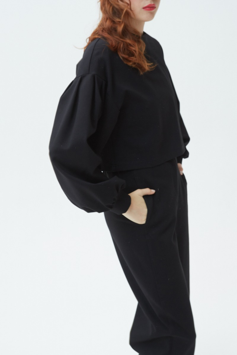 BUZO POLUX CROP BLACK