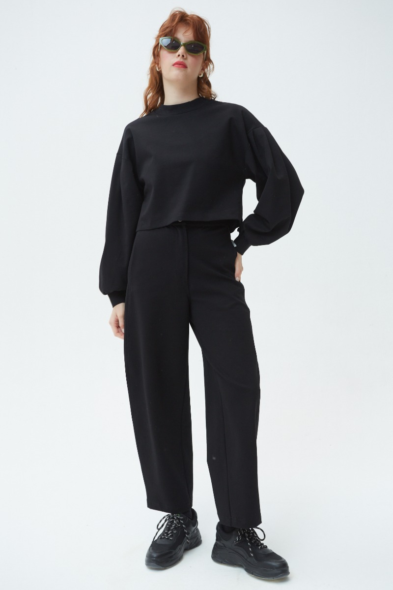 BUZO POLUX CROP BLACK