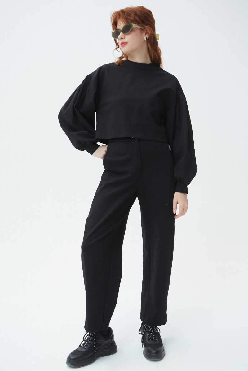 BUZO POLUX CROP BLACK