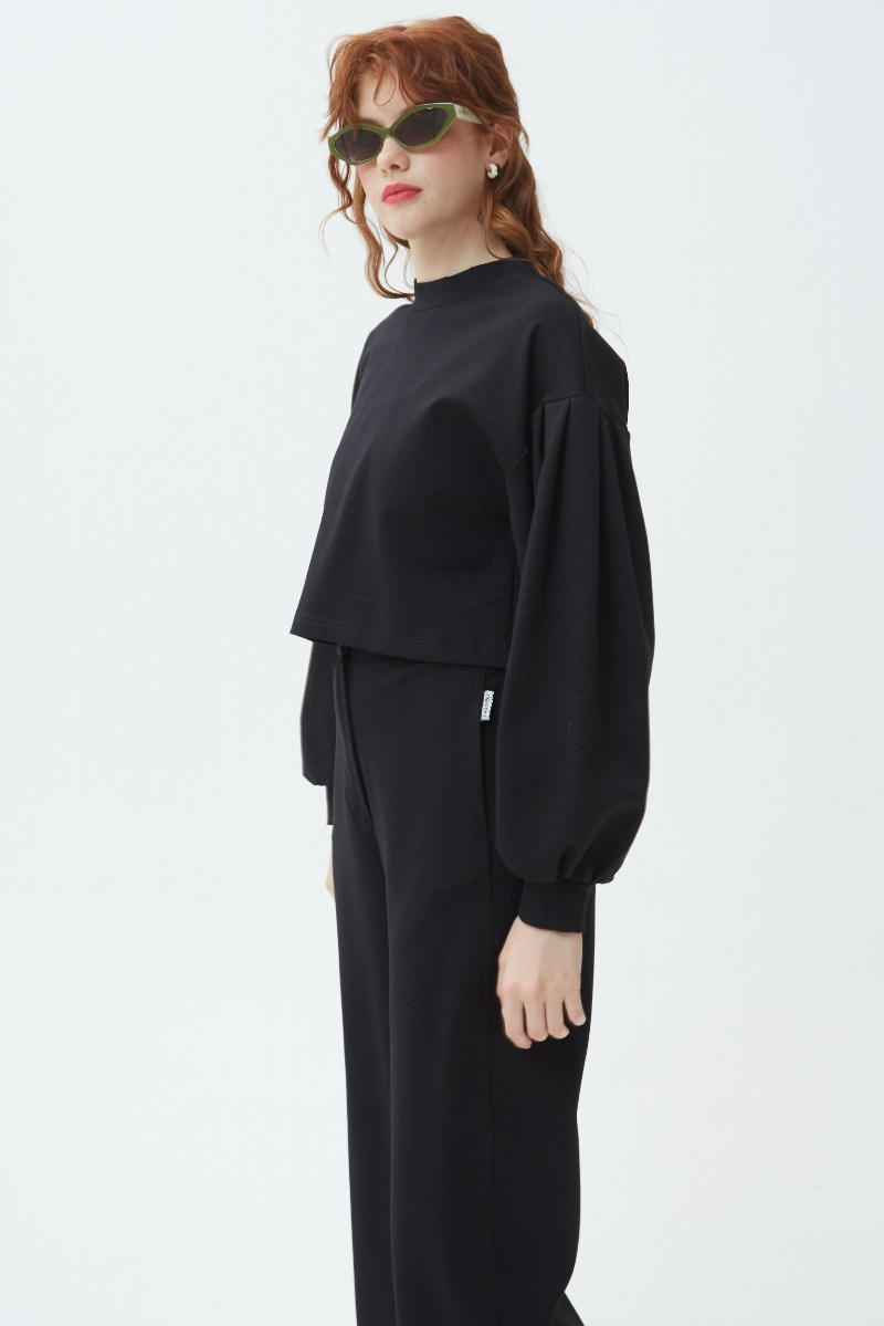 BUZO POLUX CROP BLACK