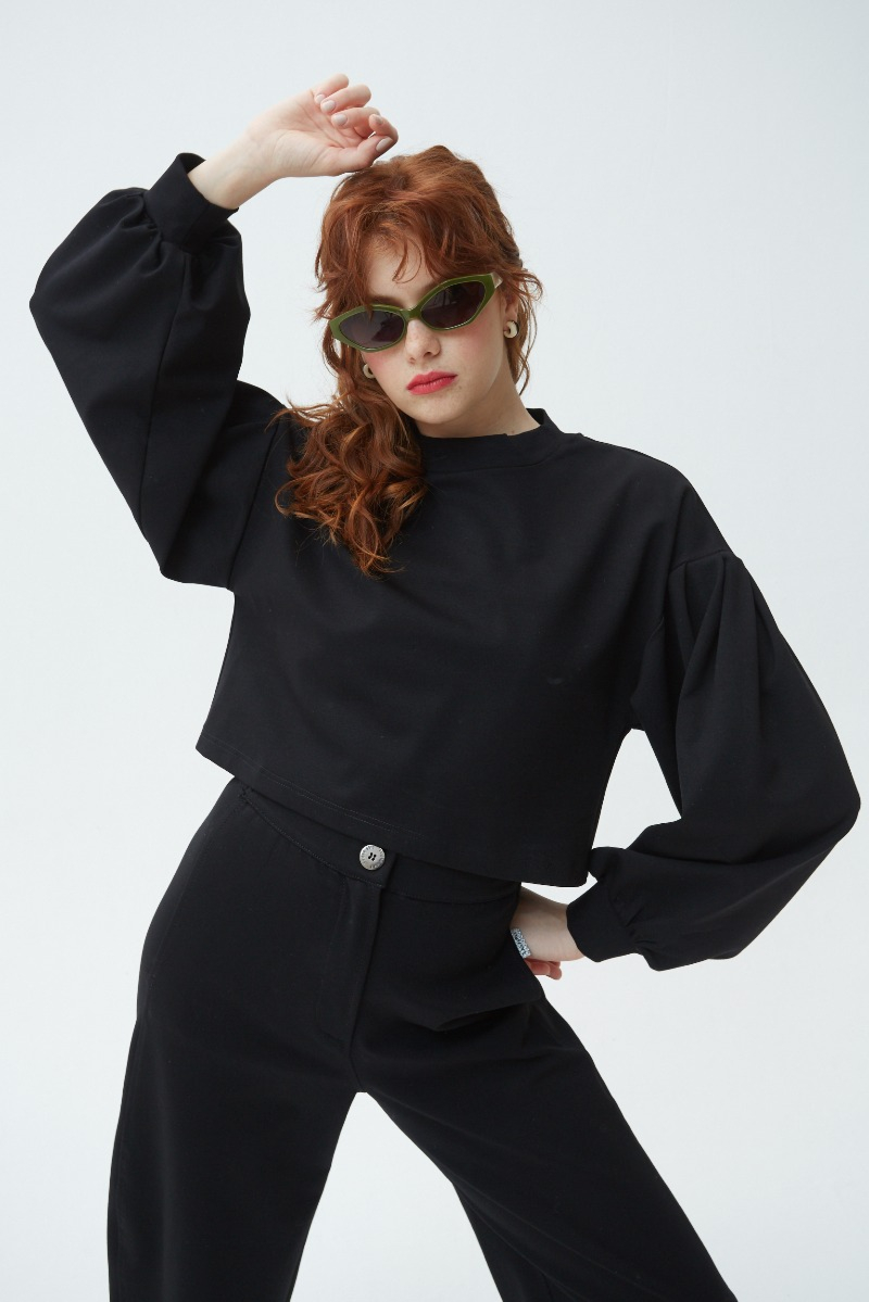 BUZO POLUX CROP BLACK