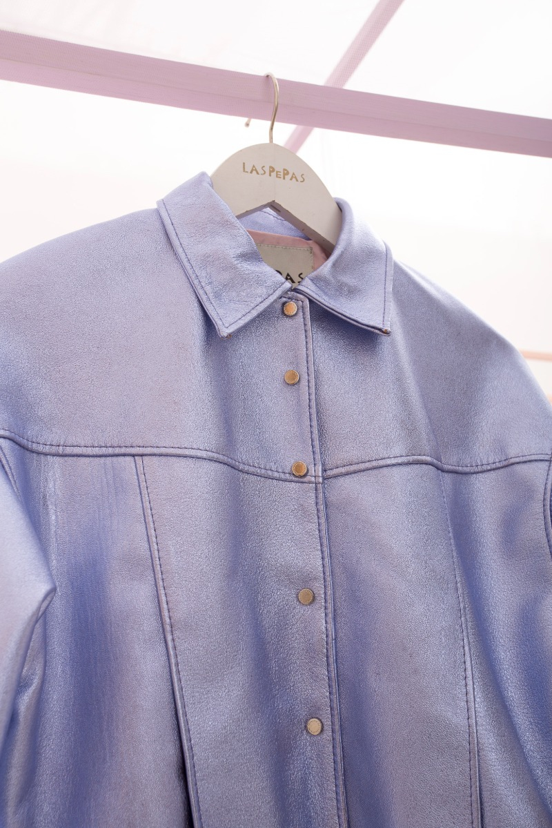 CAMPERA DE CUERO MAYA METALIZADA