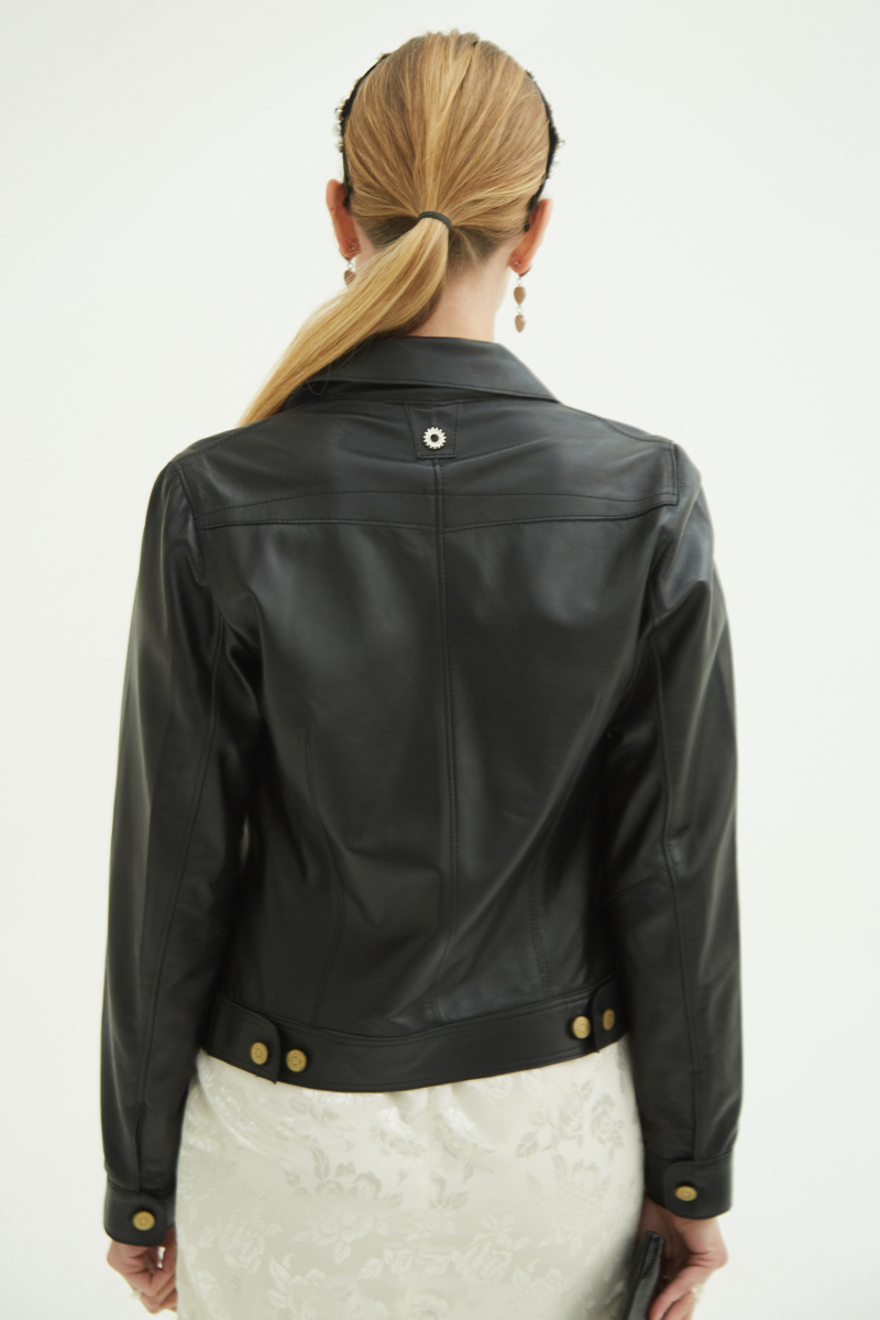 CAMPERA DE CUERO SARA//OVINO ITALIANO