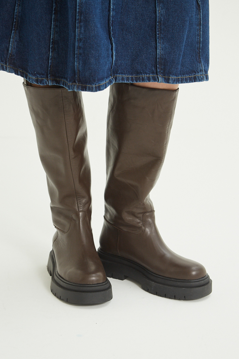 BOTA DE CUERO ACACIA