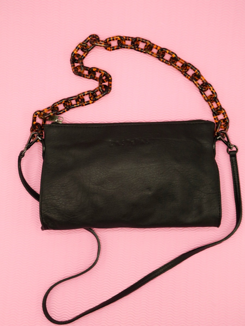 CARTERA DE CUERO MERESIAS 