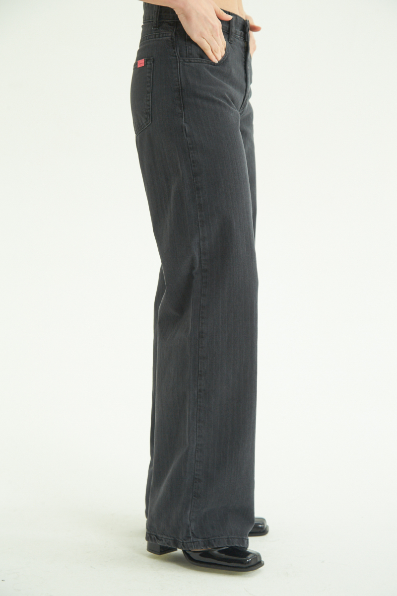 PANTALÓN DE JEAN BOLING TIZADO