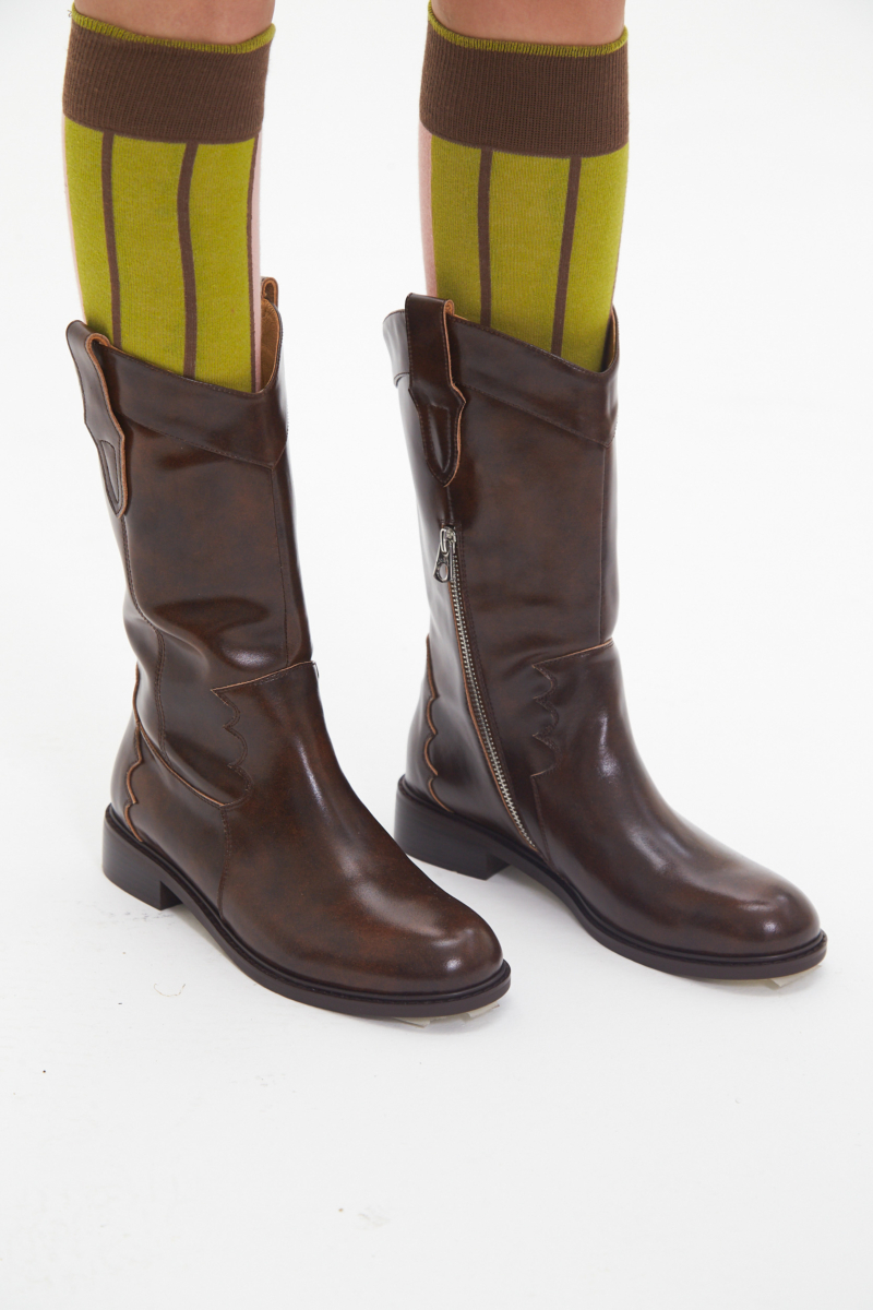 BOTAS DE CUERO AVELLANO