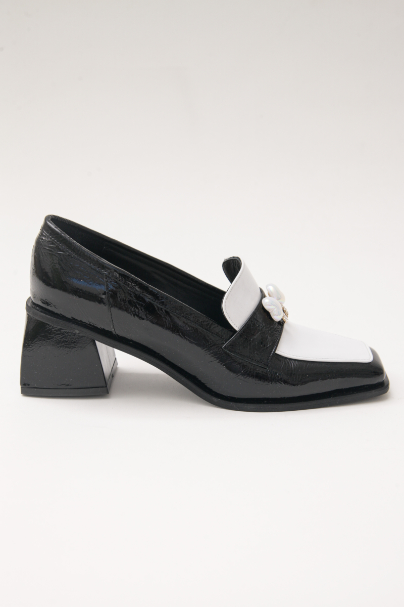 MOCASIN DE CUERO CANELO FELICIA