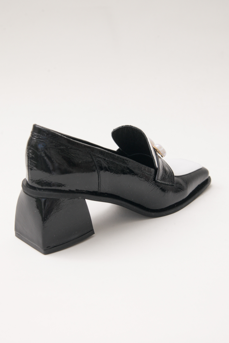 MOCASIN DE CUERO CANELO FELICIA