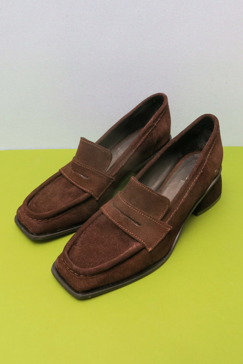 MOCASIN DE GAMUZA CANELO SUADE