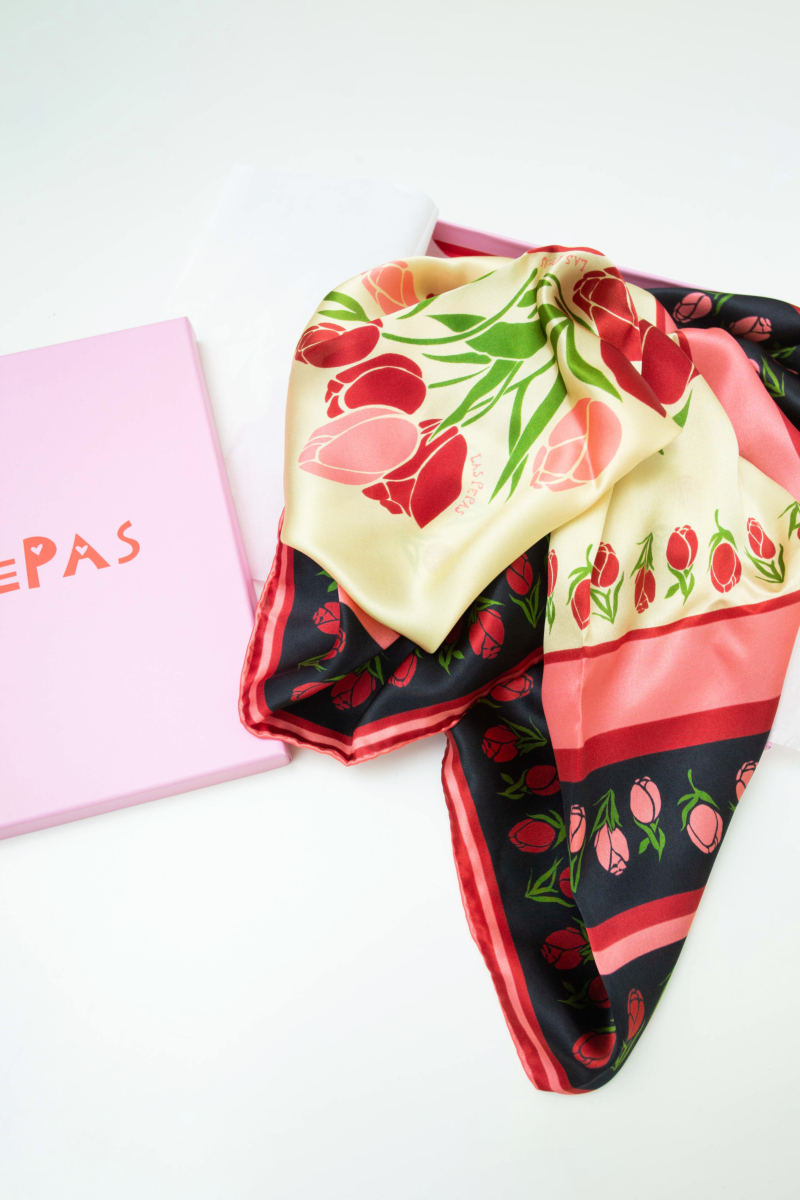 PAÑUELO DE SEDA TULIP