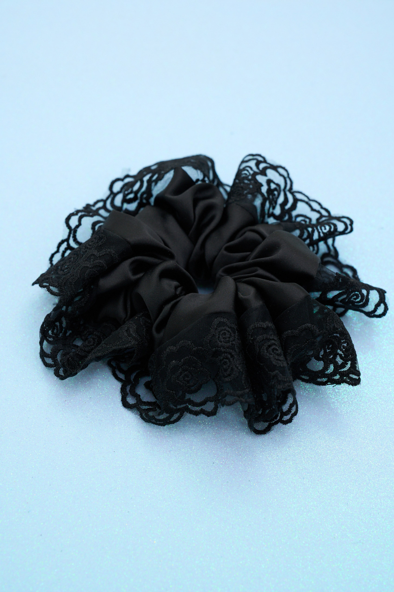 SCRUNCHIE SALLY