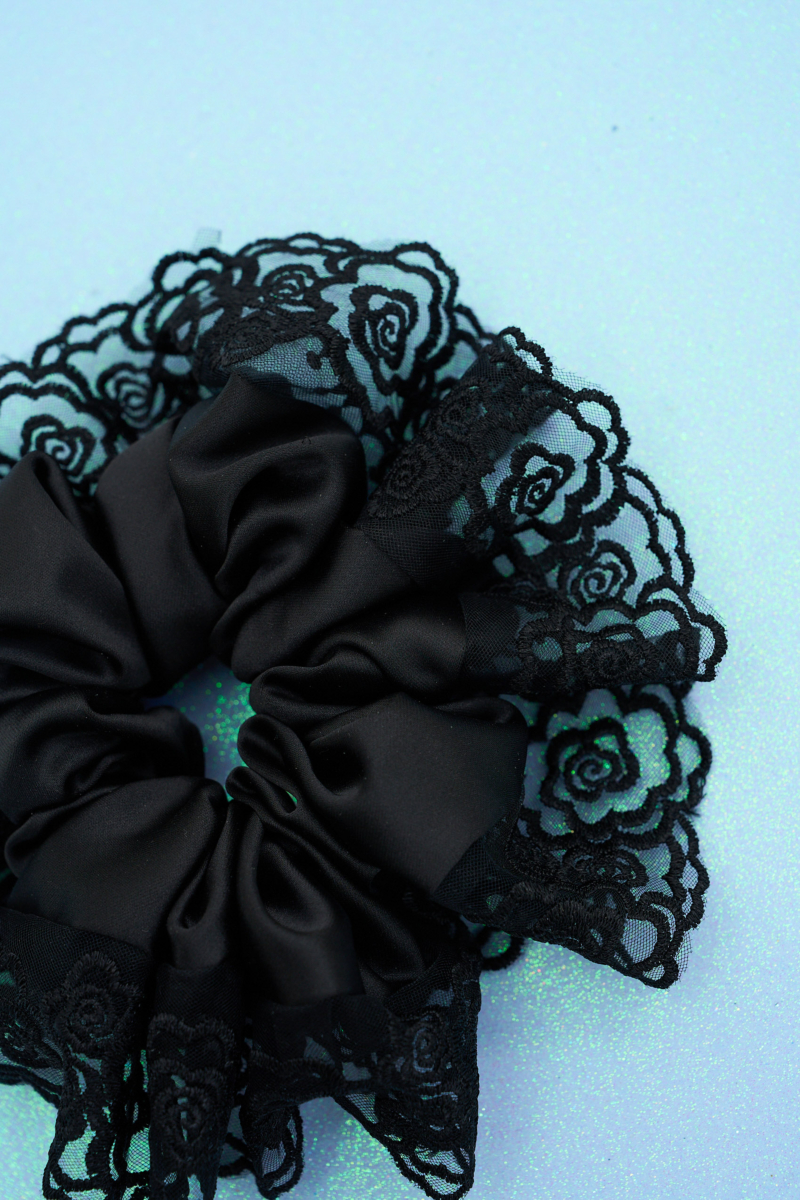 SCRUNCHIE SALLY