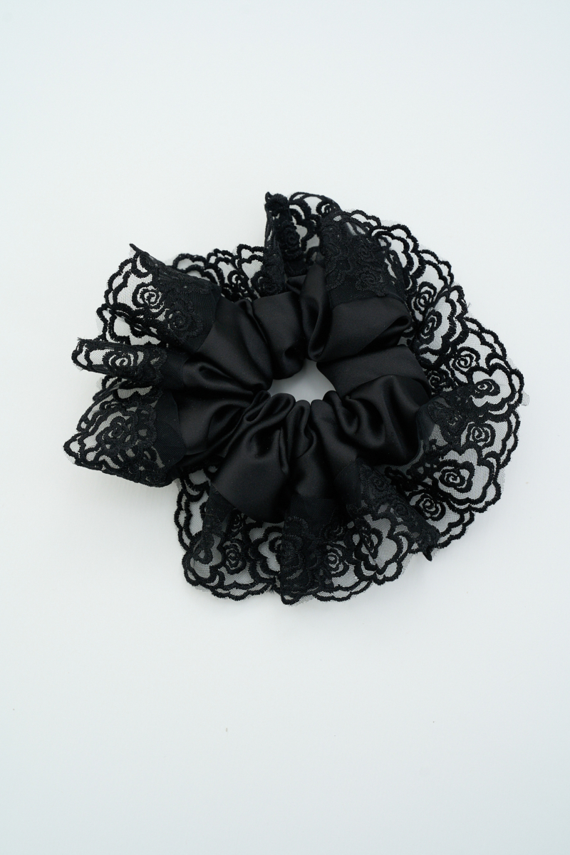 SCRUNCHIE SALLY