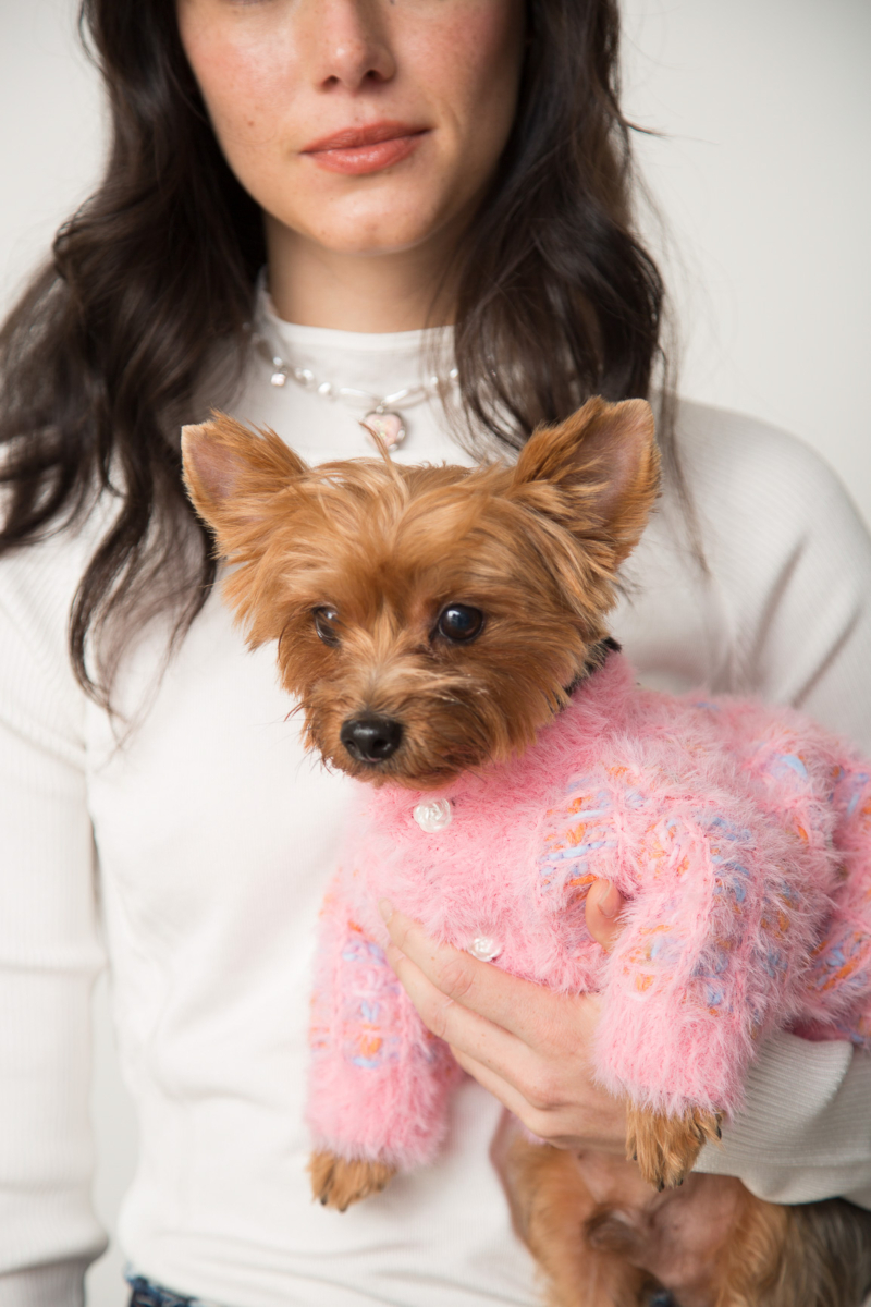 Sweater para perros tejido con textura peluda color 
