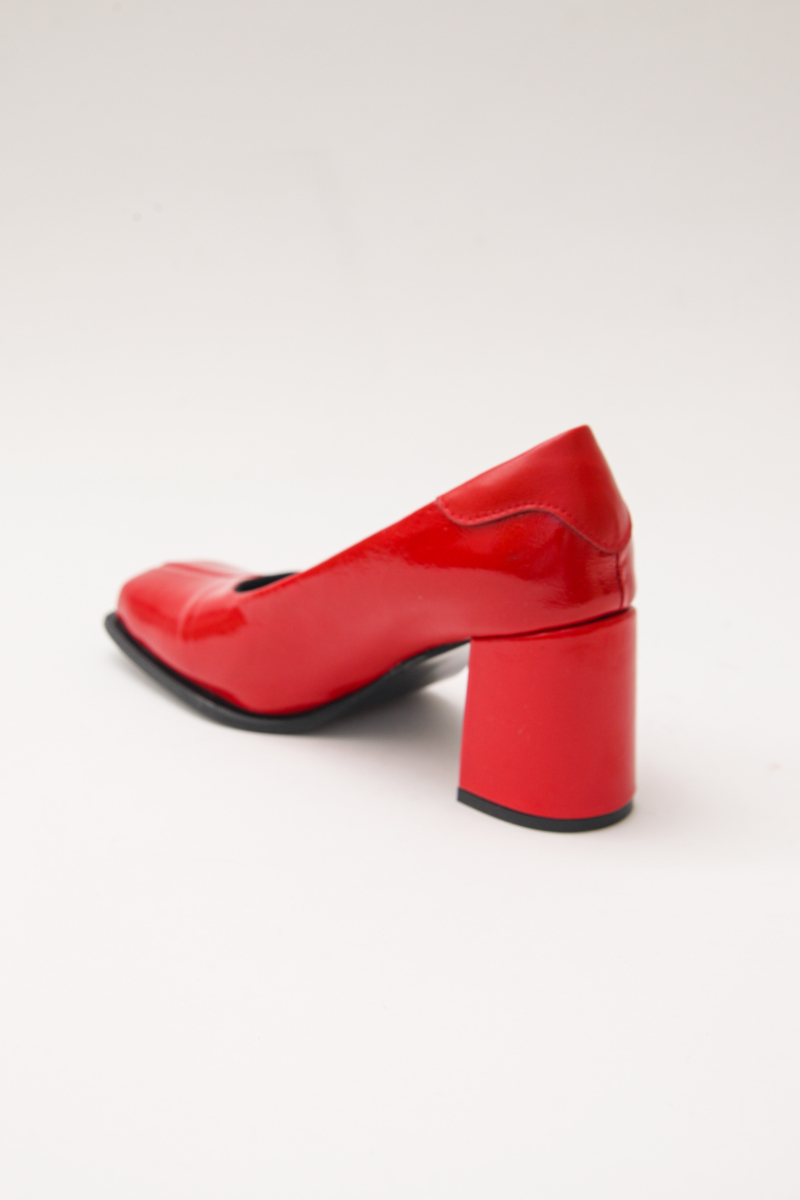 ZAPATO DE CUERO ROBLE