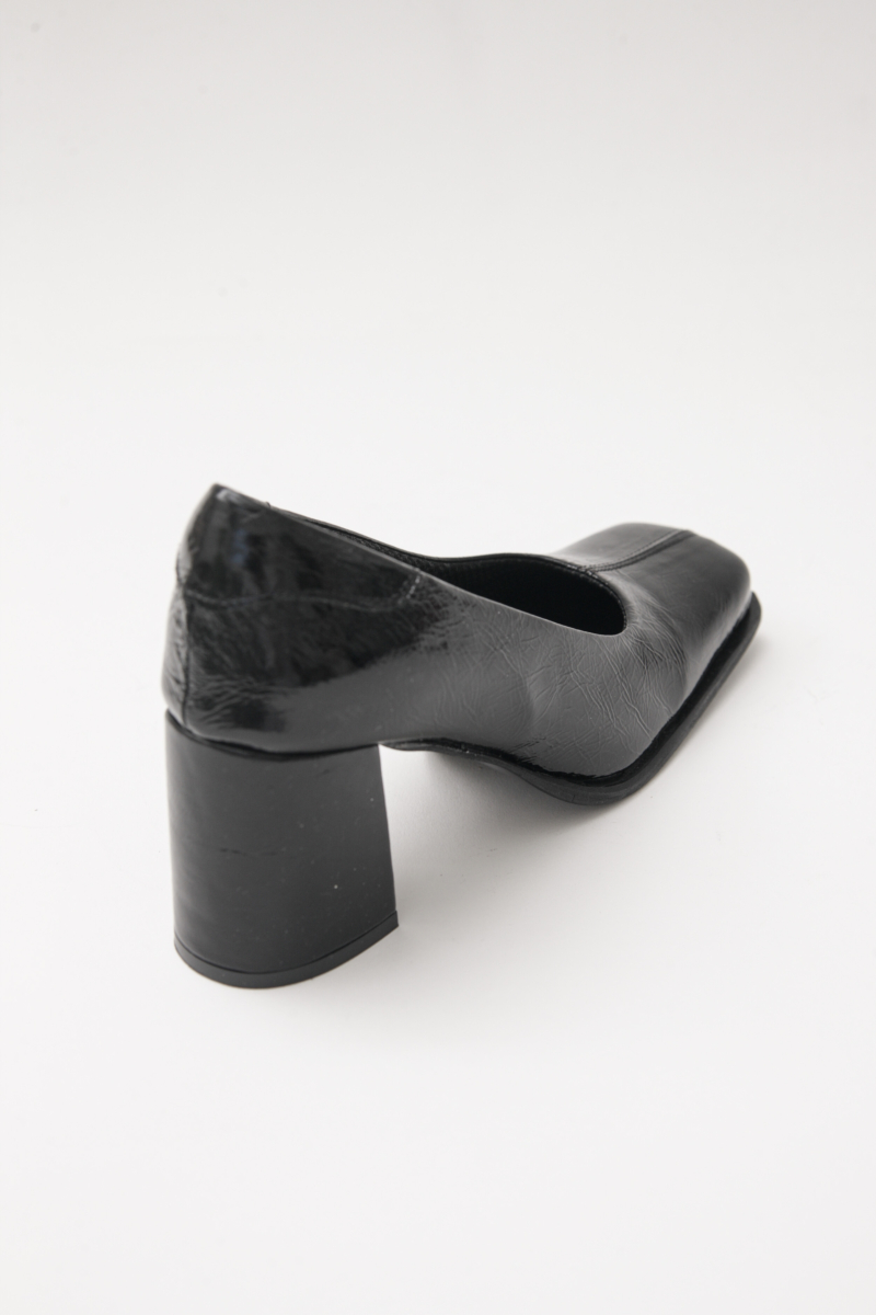 ZAPATO DE CUERO ROBLE