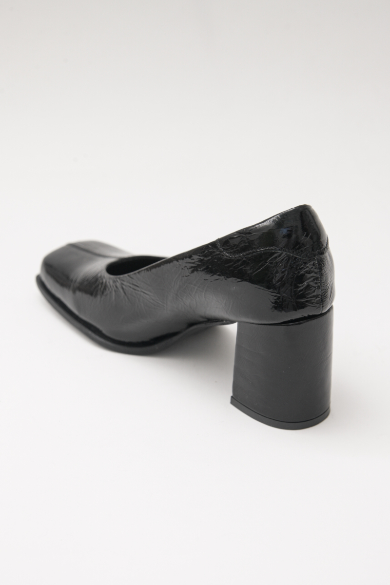ZAPATO DE CUERO ROBLE